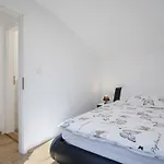 House Bernarda * Μεντουλίν